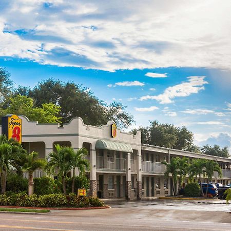 Super 8 By Wyndham Bradenton Sarasota Area Motel Exterior photo